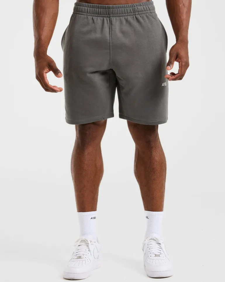 Essential Lightweight 7" Shorts